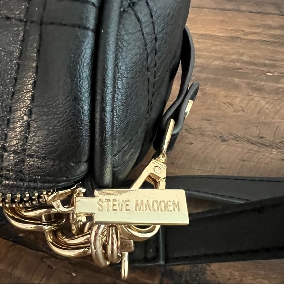 Steve Madden Black Bmegga Quilted Chain Accent Crossbody Bag. - Picture 11 of 14